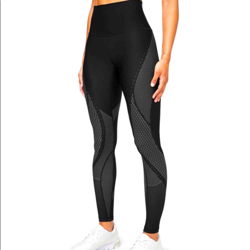 Lululemon Mapped Out High-Rise Tight 28” - BNWT